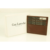 Guy Laroche Bag/Purse Leather in Brown