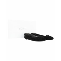 Balenciaga Sandalen aus Wildleder in Schwarz