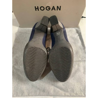 Hogan Pumps/Peeptoes aus Canvas in Blau
