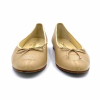 Chanel Slippers/Ballerina's Leer in Wit