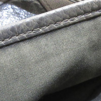 Balenciaga Umhängetasche aus Leder in Grau