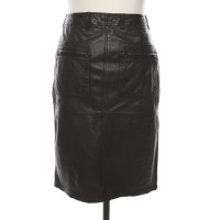 Closed Skirt Leather in Black