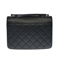 Chanel Top Handle Flap Bag aus Leder in Schwarz