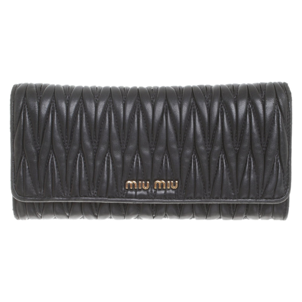 Miu Miu Täschchen/Portemonnaie aus Leder in Schwarz