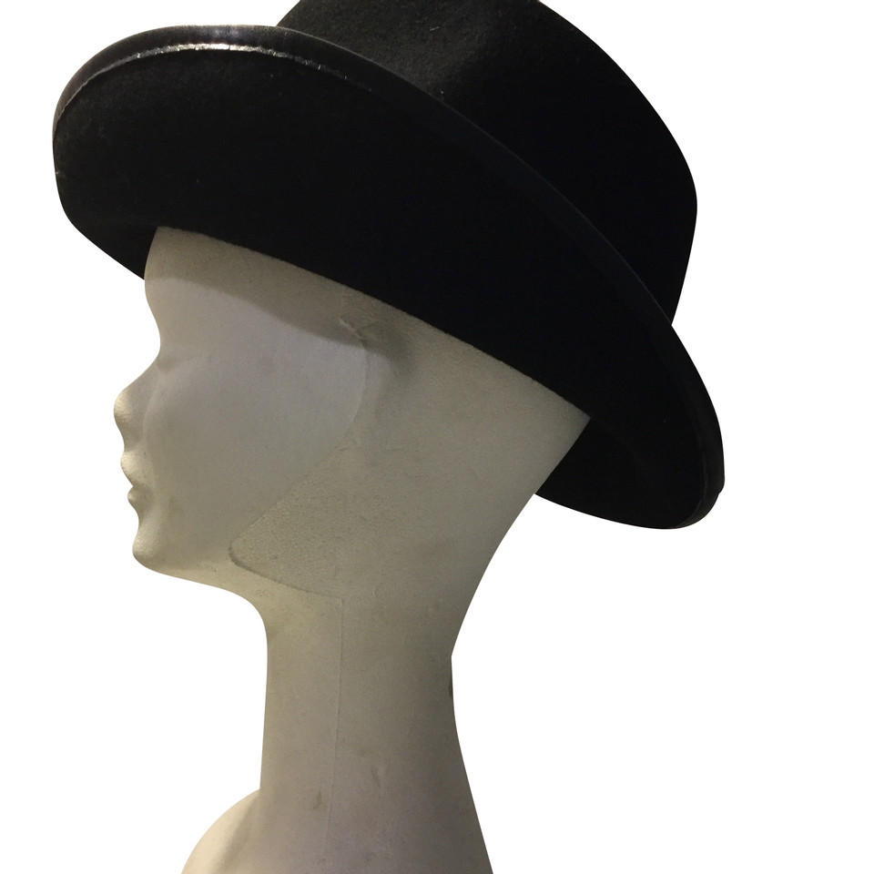 Atos Lombardini Chapeau/Casquette en Laine en Noir