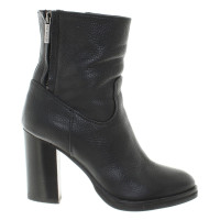 The Seller Boots in Black