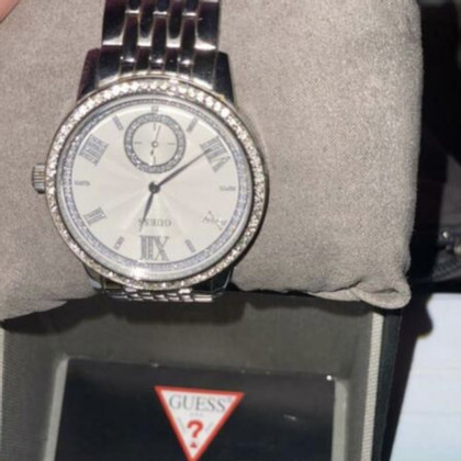 Guess Armbanduhr in Silbern