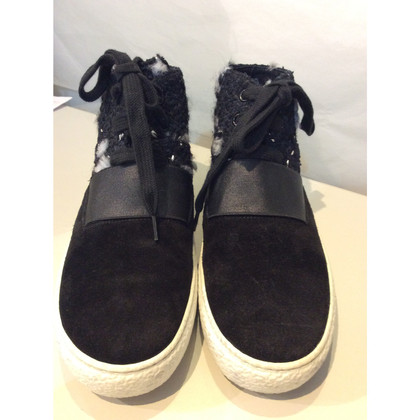 Chanel Trainers Suede in Black