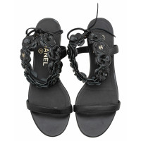 Chanel Sandalen aus Leder in Schwarz