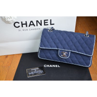 Chanel Timeless Classic Canvas in Blauw