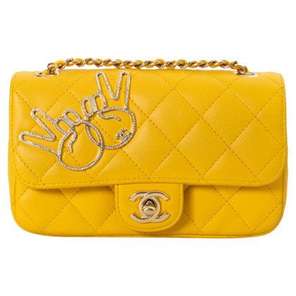 Chanel Handtasche aus Leder in Gelb
