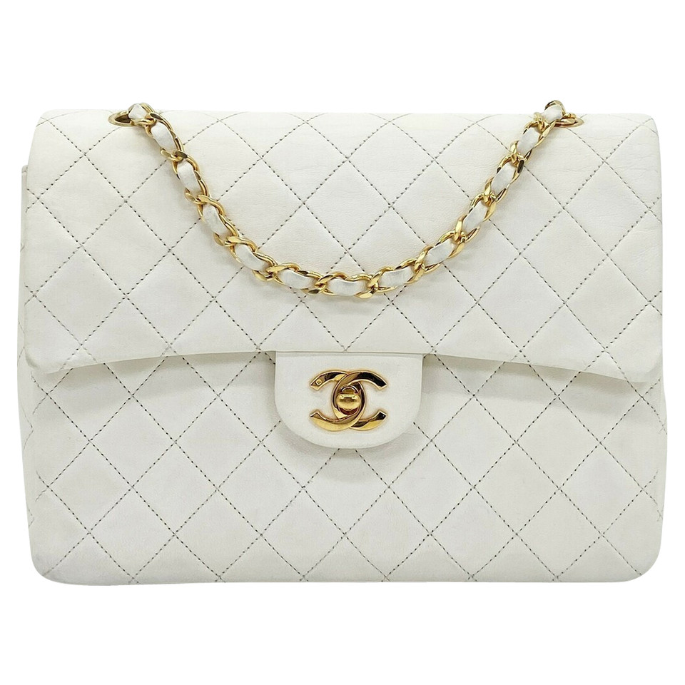Chanel Timeless Classic aus Leder in Weiß