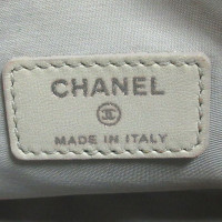 Chanel Pochette in Pelle verniciata in Grigio