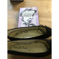 French Sole Slippers/Ballerinas Canvas in Black