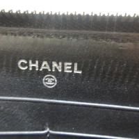Chanel Sac à main/Portefeuille en Cuir verni en Noir