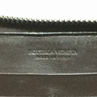 Bottega Veneta Täschchen/Portemonnaie aus Leder in Braun