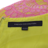 French Connection Spitzenkleid in Pink/Gelb