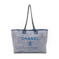 Chanel Deauville Medium Tote in Blau