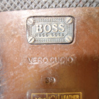 Hugo Boss Boots with details