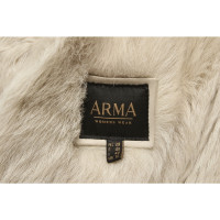 Arma Jacke/Mantel aus Pelz in Grau