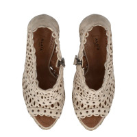 Alaïa Sandales en Cuir en Beige