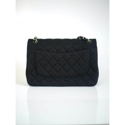 Chanel Classic Flap Bag aus Jersey in Schwarz