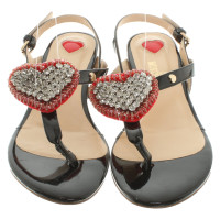 Moschino Love Sandales avec des pierres précieuses