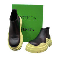 Bottega Veneta Stiefeletten aus Leder in Schwarz
