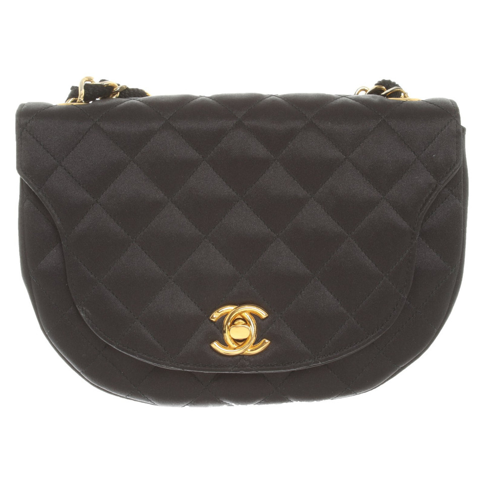 Chanel Classic Flap Bag in Nero