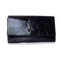 Yves Saint Laurent Belle de Jour Clutch en Cuir verni en Noir