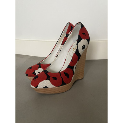 Yves Saint Laurent Wedges aus Canvas in Rot