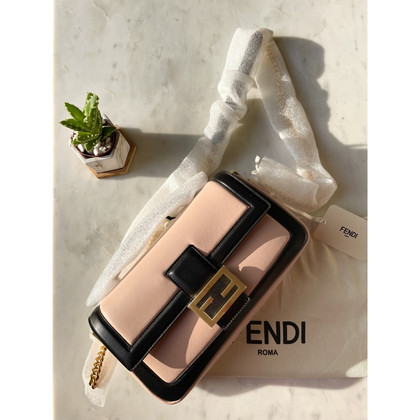 Fendi Baguette Bag Leather in Pink