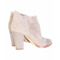 Jimmy Choo Boots Suede in Nude