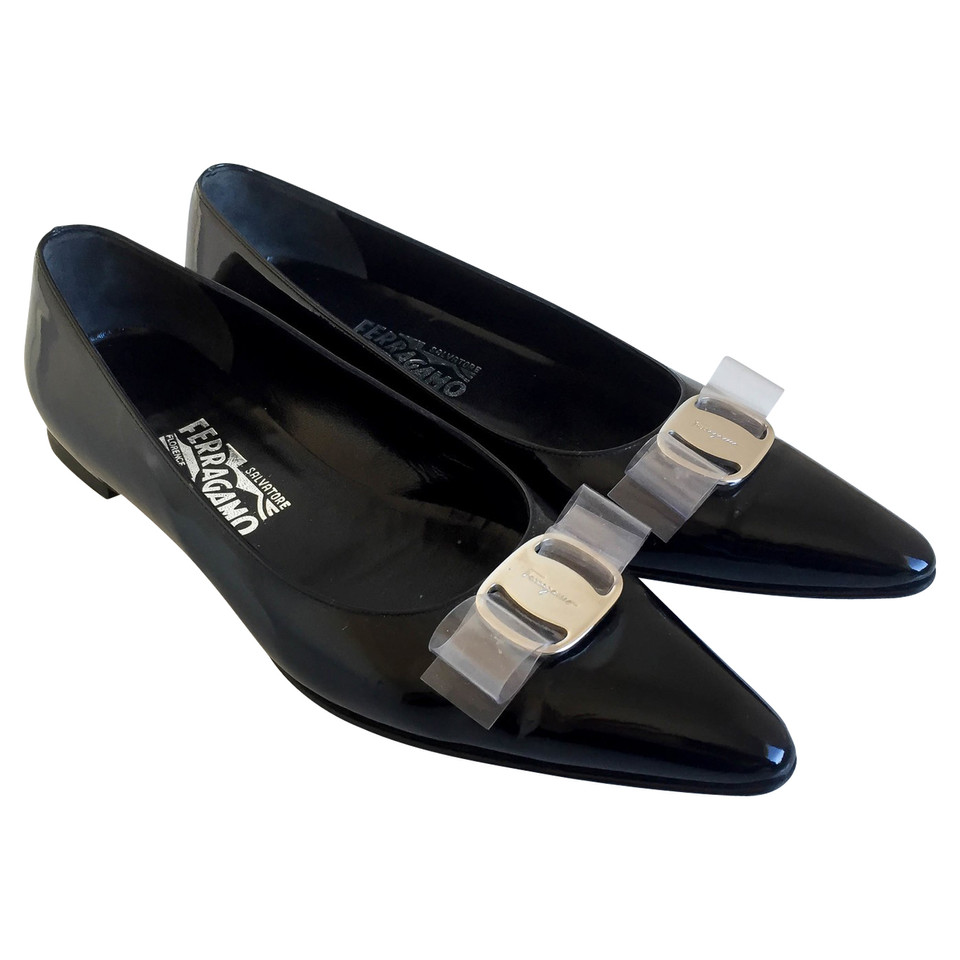 Salvatore Ferragamo  Lackleder Flats