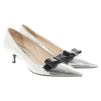 Prada Pumps/Peeptoes aus Leder in Silbern