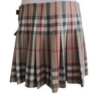 Burberry Nova Check woolen skirt.