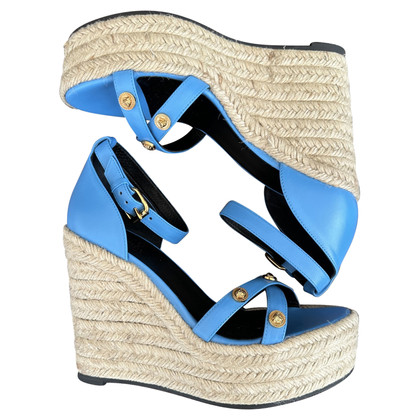 Versace Sandalen aus Leder in Blau