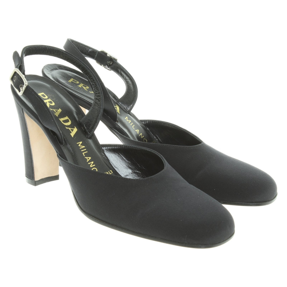 Prada pumps in zwart