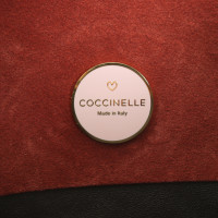 Coccinelle Umhängetasche aus Wildleder in Rot