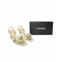 Chanel Sandalen aus Leder in Weiß