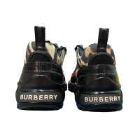 Burberry Sneakers aus Canvas in Schwarz