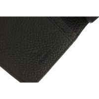 Aigner Täschchen/Portemonnaie aus Leder in Schwarz