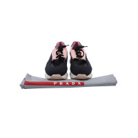 Prada Sneakers aus Wildleder in Rosa / Pink