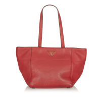 Prada Sac fourre-tout en Cuir en Rouge