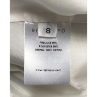 Rejina Pyo Jacke/Mantel aus Viskose in Weiß