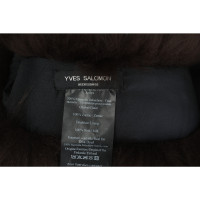 Yves Salomon Scarf/Shawl Fur in Brown
