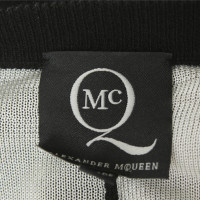 Alexander McQueen Robe en noir et blanc