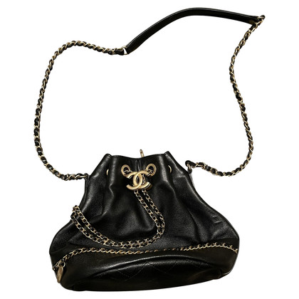 Chanel Gabrielle Bucket Bag Leer in Zwart