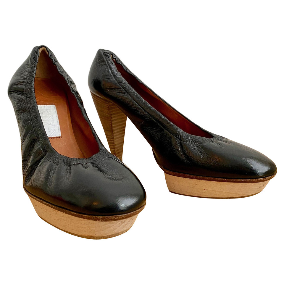 Lanvin Pumps/Peeptoes Patent leather in Black