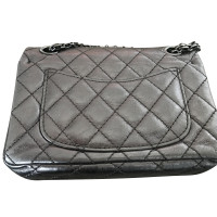 Chanel 2.55 aus Leder in Silbern